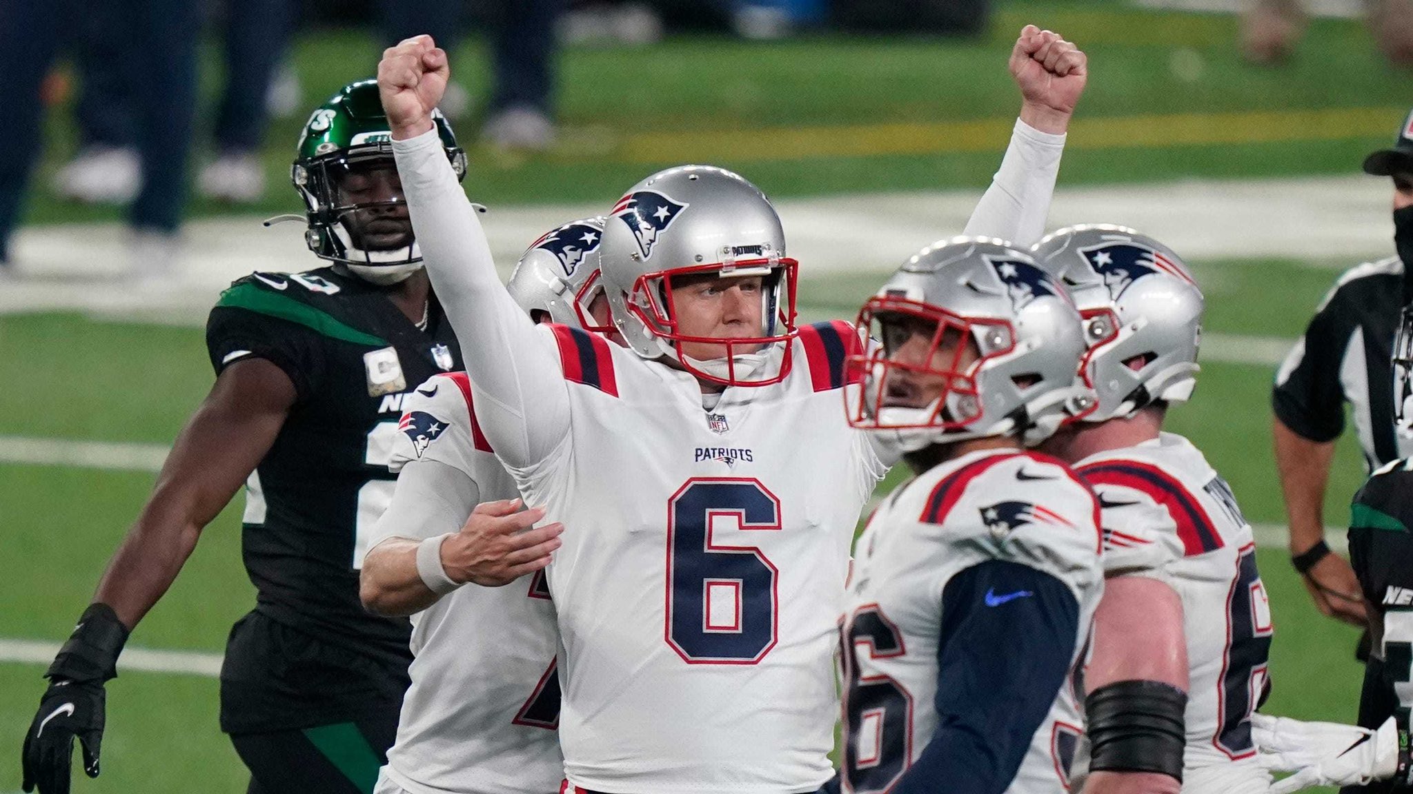 Fun fact, Nick Folk and I share the same birthday. Happy birthday to this legend 
