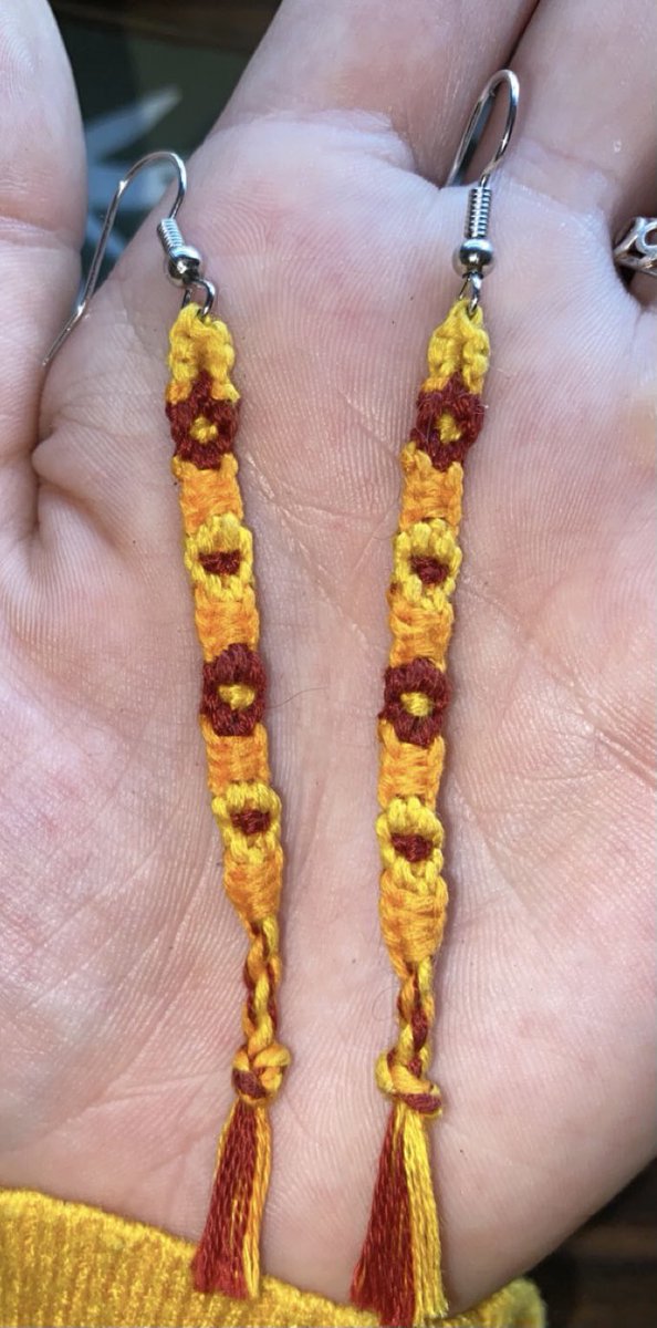 AlikaAnderson's tweet photo. 🌻🍁$8 Flower Earrings🍁🌻 
Dm me to purchase! Will ship or meet in Meade/Hardin area🌞 #art https://t.co/rq3TsK4UDI