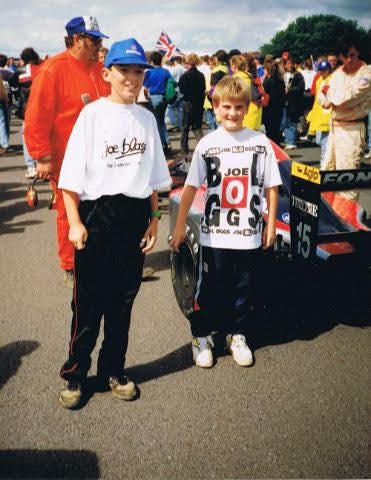dazlaa81's tweet photo. @autosport @MSI_Images Getting up close to his car at my first F1 race Silverstone ‘92. That was such a good livery #F1 #Tarquini https://t.co/X2wkTbknex