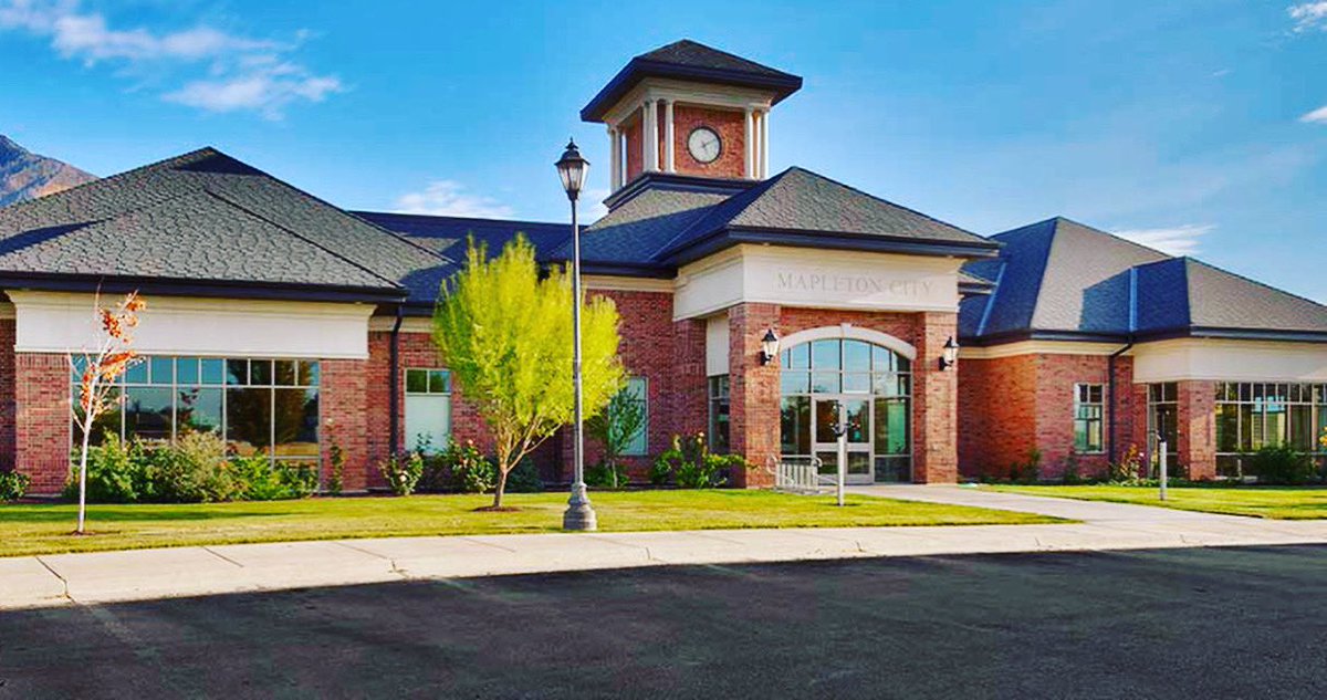 aj4mapleton's tweet image. Congrats to our newly elected officials @beckkasey Reid Carlson and @dallas4mayor. 🏆
You have my complete respect/support. I have deep gratitude for the support of my family, friends, neighbors, and new acquaintances along the way! We ❤️ Mapleton!  Thank you! Thank you!