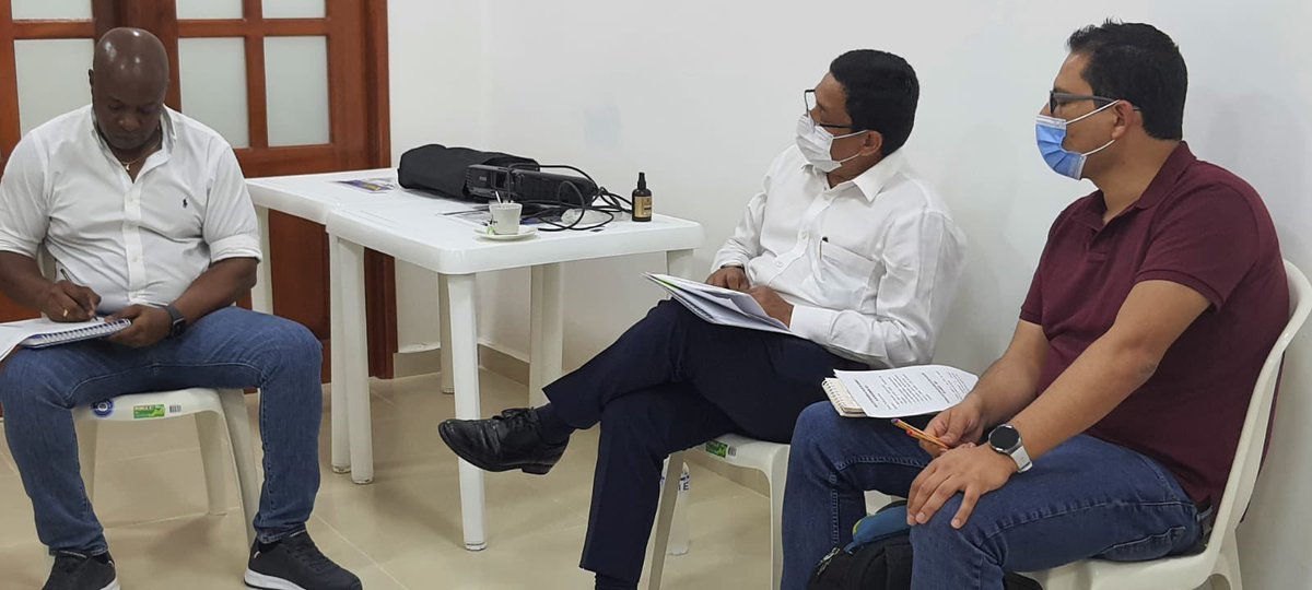 nerioalvis's tweet image. Nos reunimos con el alcalde de Quibdó, Martín Sánchez, para hacer un balance del acompañamiento del #DAFP a la @AlcaldiaQuibdo; destacamos el compromiso de esta entidad en la implementación del #MIPG, lo cual se refleja positivamente en el Índice de Desempeño Institucional.