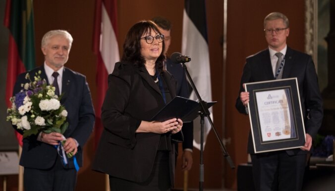 Mākslas zinātniecei, LNMM Latvijas Vizuālās mākslas departamenta vadītājai Gintai Gerhardei-Upeniecei svinīgā ceremonijā Viļņā pasniegta Baltijas Asamblejas balva mākslā par starptautiskā izstāžu cikla "Nepieradinātās dvēseles. Simbolisms Baltijas valstu mākslā" īstenošanu. 🌹