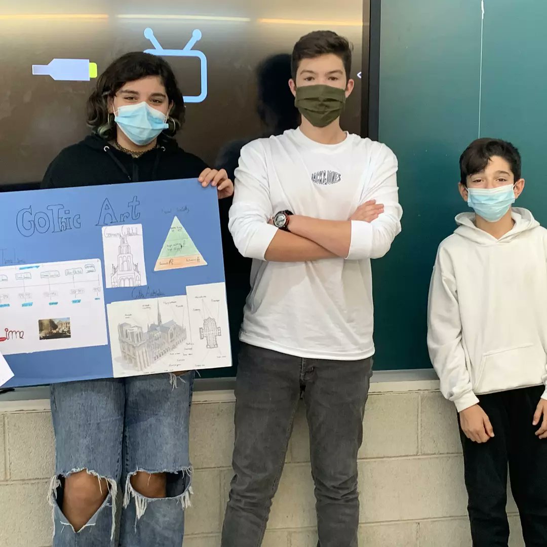 inselcalamot's tweet photo. 📢 Els alumnes de 2n D han acabat el projecte Gothic art, vinculat als àmbits social i lingüístic (anglès).
▶️ Aquí els tenim el dia de les presentacions finals. 🗣️🗣️🗣️
#SomCalamot
#ESOCalamot
#projectes #projectesambits #ABP #aprenemfent https://t.co/Cti5E6jp2h