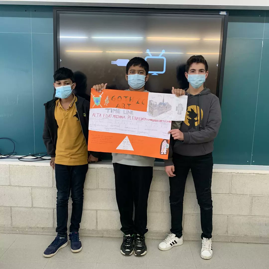 inselcalamot's tweet photo. 📢 Els alumnes de 2n D han acabat el projecte Gothic art, vinculat als àmbits social i lingüístic (anglès).
▶️ Aquí els tenim el dia de les presentacions finals. 🗣️🗣️🗣️
#SomCalamot
#ESOCalamot
#projectes #projectesambits #ABP #aprenemfent https://t.co/Cti5E6jp2h