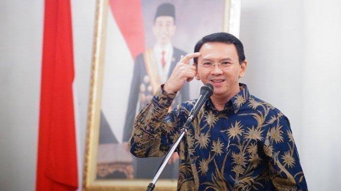 Satu kesalahan Jakarta di masa lalu adl terlanjur punya Gubernur yang memiliki Ide2 BRILIAN soal penanganan Banjir, Ahok.

Dia diganti dgn org tak berkompeten dan miskin Inovasi.

Penanganan banjir tdk lg Preventif, tapi Represif.

Banyak bermunculan ide2 aneh saat ini.