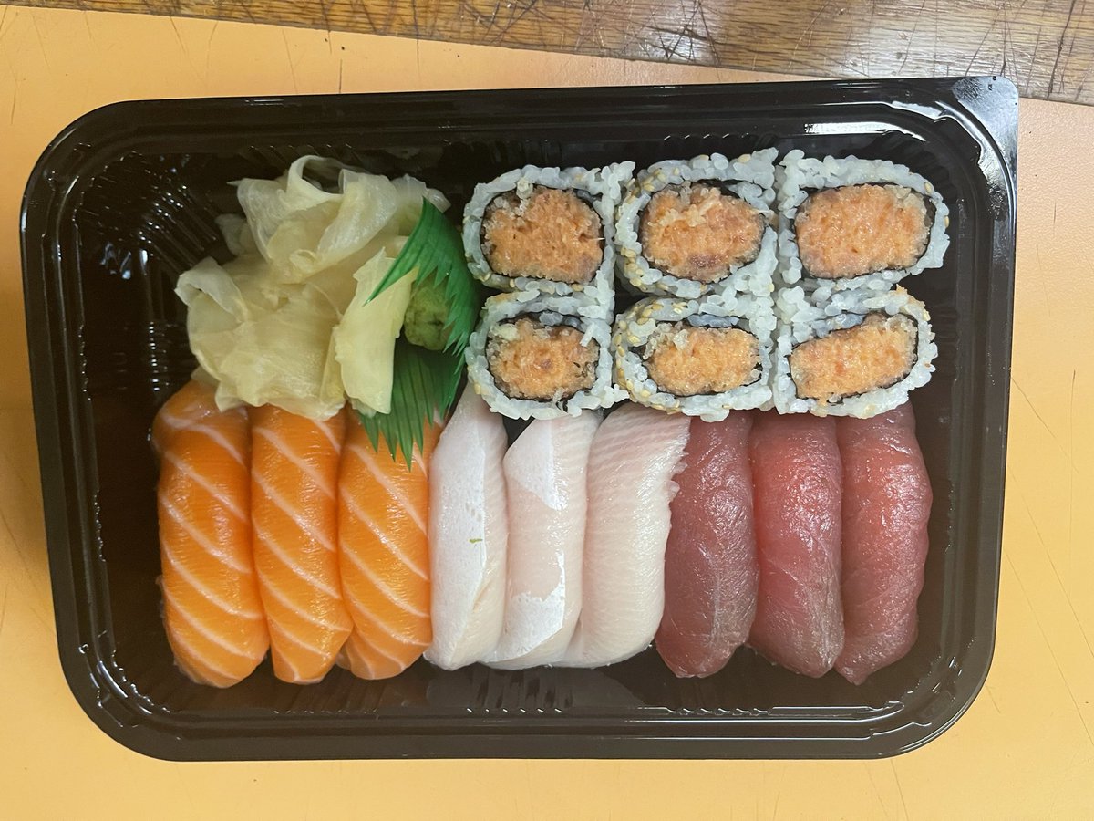 HSushiya's tweet photo. Hungry? Taste fresh Healthy food is here 203-6554995 #spoon_fairfield
#spoonfairfield
#foodintheair
#cteatsout
#food_ilysm
#foodporndaily1
#ctfoodlovers
#new_fork_city
#fairfieldcountymunchies
#ctrestaurantweek
#eatnowplaylater https://t.co/ZrdK2Gia1w