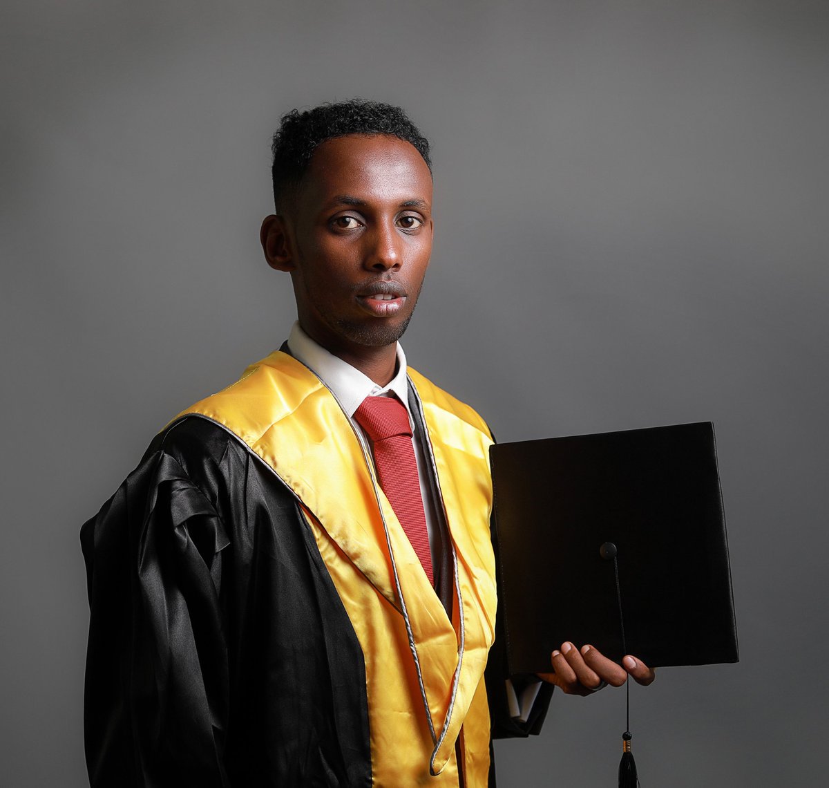 shabeelle252's tweet photo. Alhamdulillah, finally I did it. 🎓

4 November - 2021 https://t.co/KGNuitk8Vp