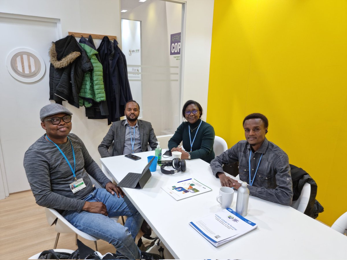 DrHassane90's tweet photo. Nous continuons les négociations, rencontres et échanges dans le cadre de notre mission, celle de défendre les projets de la Future Team Tchad ✊ 

En avant c'est devant✌
#COP26Glasgow 
#ClimateActionInYourArea 
#COP26 https://t.co/TqFLwxtH1V