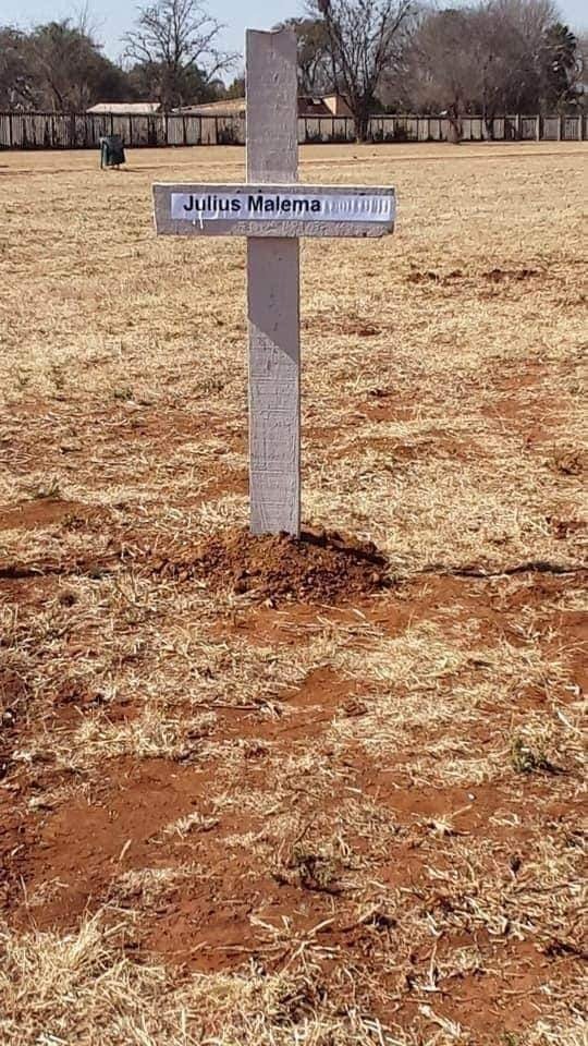 ThabaKoena's tweet photo. Andile and his fellow nyaope addicts once allocated a grave to Julius Malema, at all times let's wish good to fellow Africans. https://t.co/83dbAVgz5y