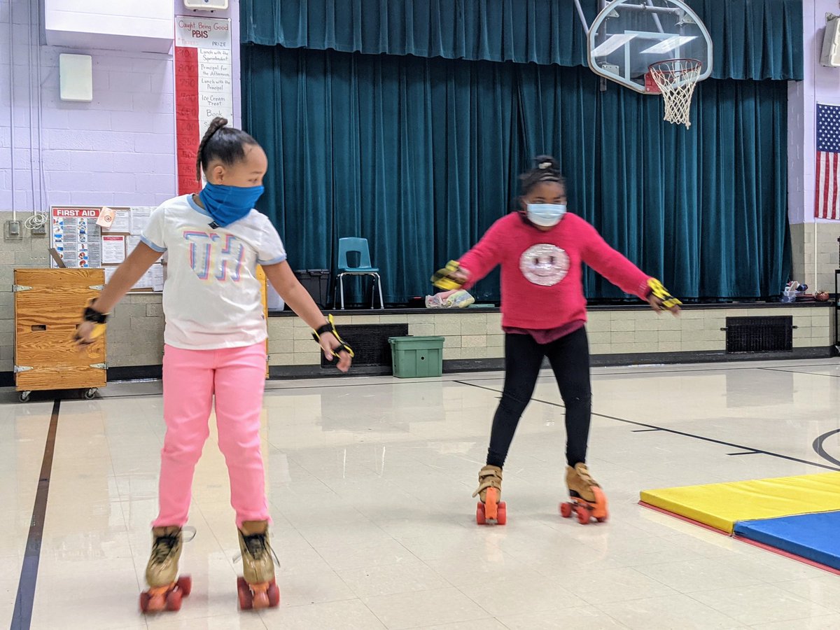 MrKelley64's tweet photo. @MCSPresidents students at #HayesElementary are rolling into the weekend with style π #WeRPrexies https://t.co/S9ouuVczQJ