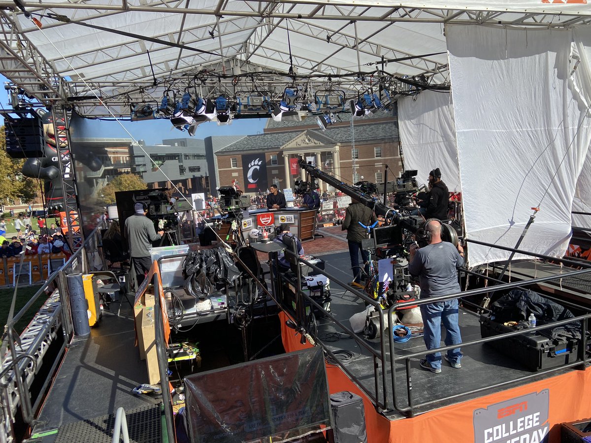 BrooksAD's tweet photo. For real, this #CFBLive audience would be a solid Saturday morning crowd. Tomorrow is going to be EPIC at @uofcincy for @CollegeGameDay https://t.co/FJKG0Q58Pm