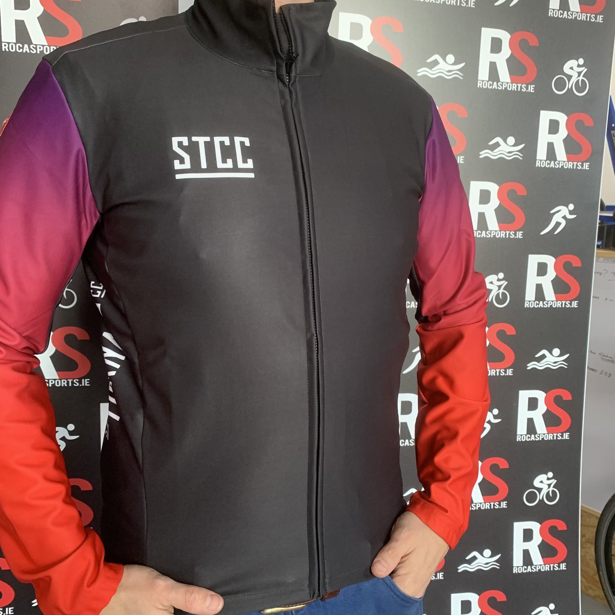RocaSportsIrl's tweet photo. New Custom @CastelliCycling Perfetto Jackets on the way to @StTiernansCC from @RocaSportsIrl #rocasportsireland #customcycling https://t.co/28YQfLnf2Q