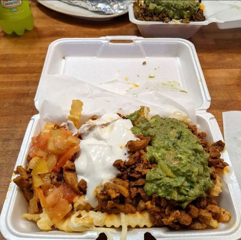 GreektownChi's tweet photo. #FRYdays are so much better when they include @TBKtweets Super Fries! 🤤🍟
Start your weekend off right with these loaded fries! The plate comes with cheese with your choice of meat, sour cream, guacamole and jalapeños.
https://t.co/CexU03B87f
📸: IG's epiccheatdaypodcast https://t.co/prSpTHGdyW