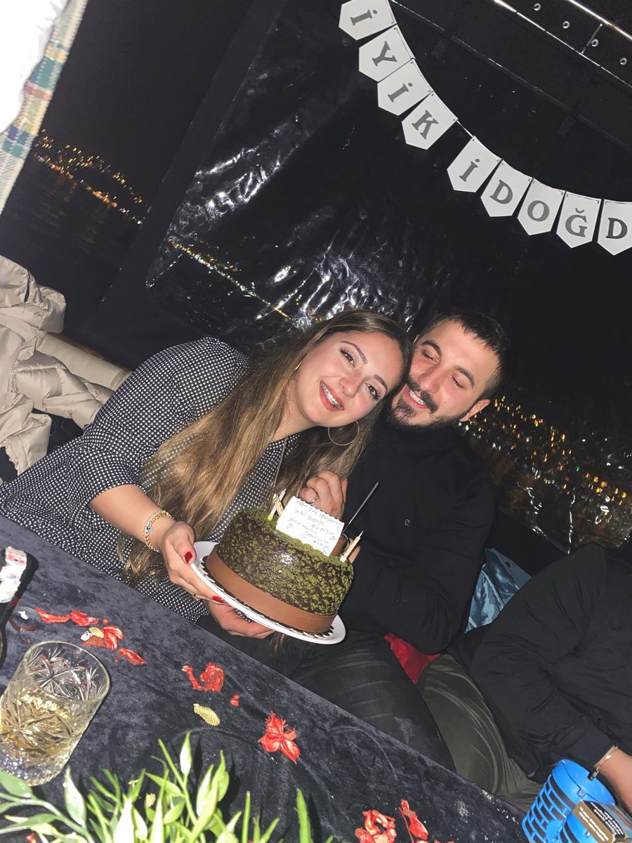 İyikiii doğmuşummm iyiki bana eş olmuşsun. Senii çokkk seviyorum 🤍