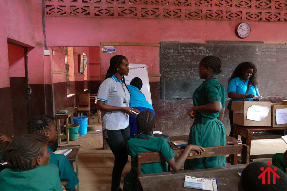 DonBoscoFambul's tweet photo. ‘Lef Mi Bodi’ school campaign continues!
Our social workers interact with brilliant children who learn how to set boundaries and understand how they must react when they are in situations prone to abuse.
#donboscofambul #childrenwithfuture #lefmibodi https://t.co/1RyRkbXRfA