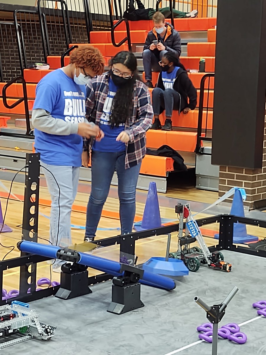 hadleypltw's tweet photo. What an amazing day of learning! I could not be more proud of how they kept overcoming every obstacle they encountered. We're ending qualification rounds with 4 wins and 2 losses. Now we sit back to see if we scored enough points to move on! #HadleyRocks #WPSIgnitelearning https://t.co/ltgeNHg3N2