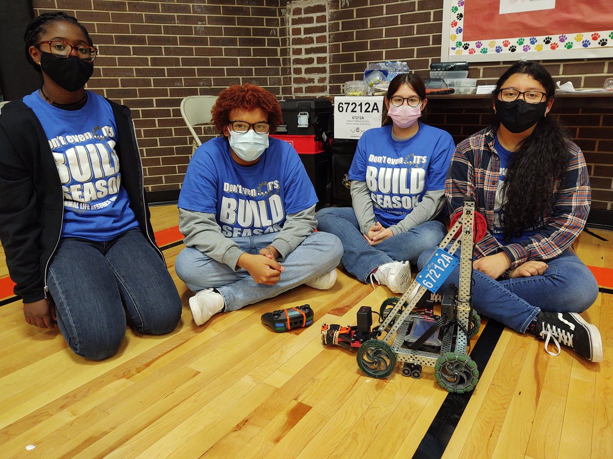 hadleypltw's tweet photo. What an amazing day of learning! I could not be more proud of how they kept overcoming every obstacle they encountered. We're ending qualification rounds with 4 wins and 2 losses. Now we sit back to see if we scored enough points to move on! #HadleyRocks #WPSIgnitelearning https://t.co/ltgeNHg3N2
