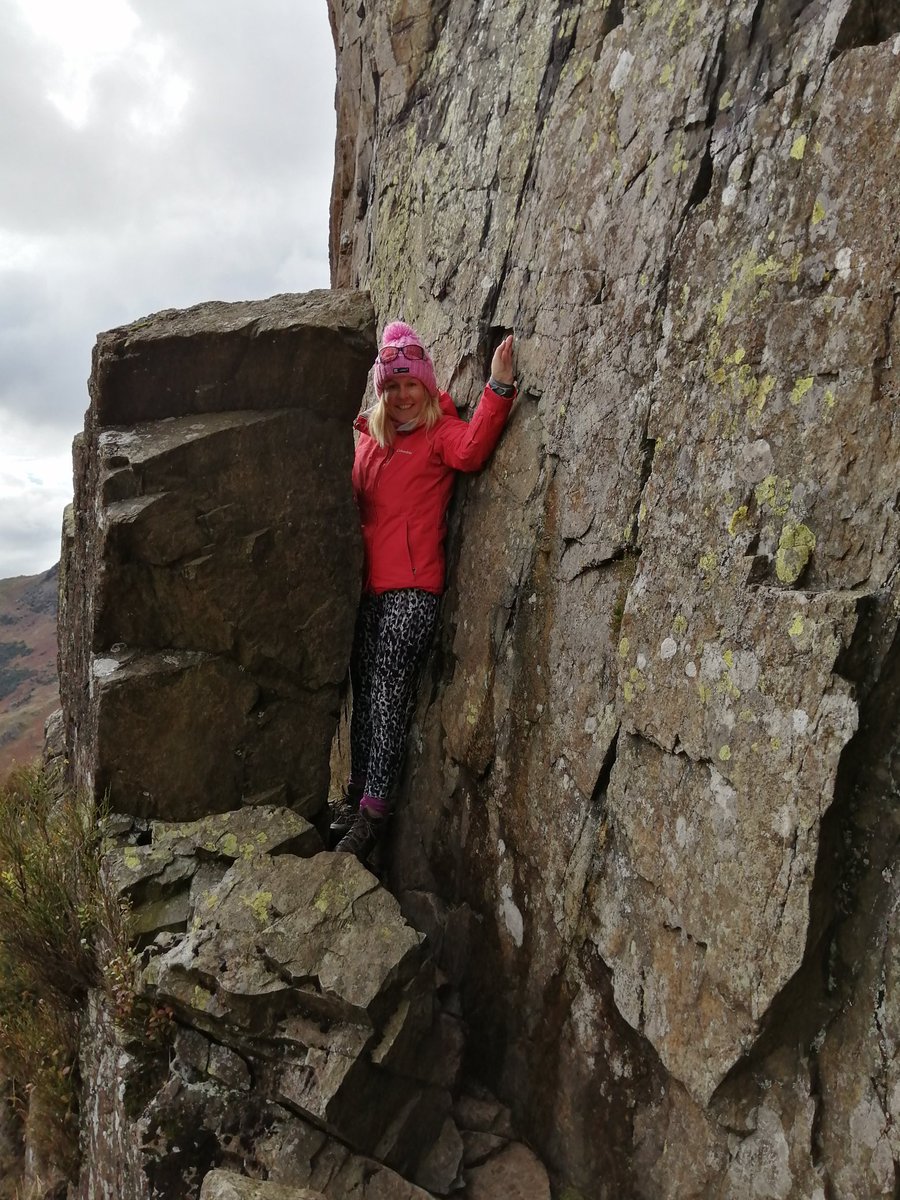 LinnettHill's tweet photo. When in #GreatLangdale you have to do #SidePike and #Lingmoor
Some (easy) scrambling, absolutely amazing views of #BleaTarn #CrinkleCrags and the slab that is #FatMansAgony
Quite possibly one of our favourite walks! 💕
#Keswick #TheLakeDistrict https://t.co/7FnIPpqoXD
