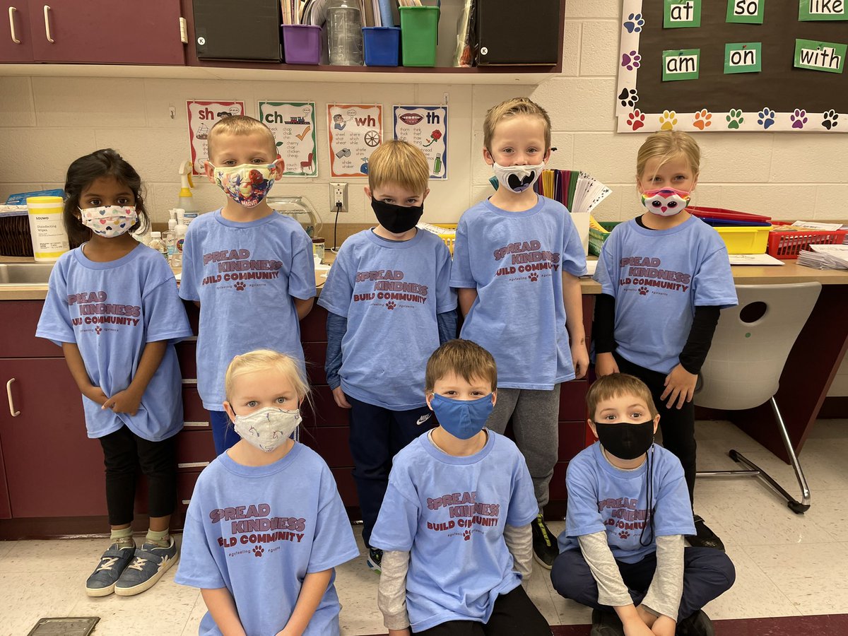 These kindergarten friends are spreading kindness and showing their school spirit! #GVfeeling