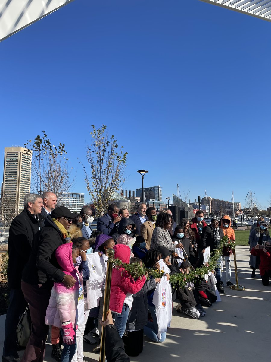 BaltimoreMD's tweet photo. Rash Field Park is officially open! Team VB was on the scene this morning for the vine-cutting and celebration of the new development. The green space includes a play area, skate park and glass pavilion. Congratulations @WaterfrontPB and everyone involved!
#VisitBmoreBTS https://t.co/9cN2yFGn5t