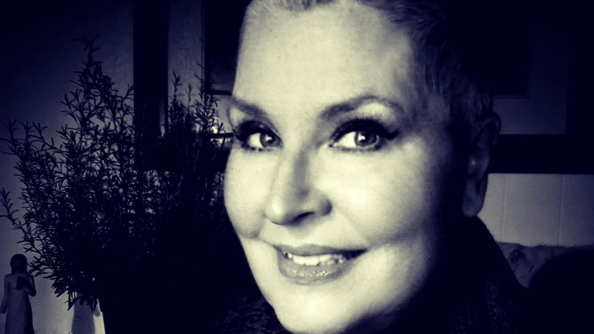 sbraiden's tweet photo. Living with metastatic #cancer, I'm leaning into my love of #storytelling as a vehicle for #change. The gifts of cancer are many! You get clear about the importance of bringing your whole self to work, the power of #JoyExperiments and the privilege of #reinventing later in life. https://t.co/Ff5bH4UELr