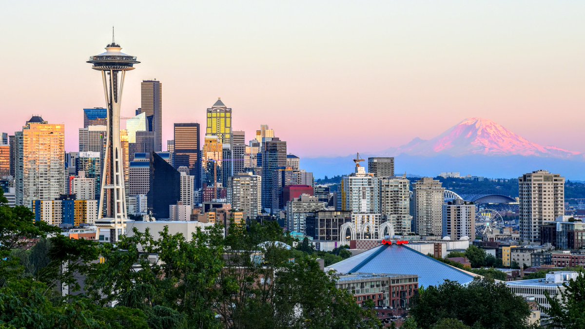 williamstalwart's tweet photo. Summer Days in the Emerald City (Dusk)

#seattle #summer #cityscape #kerrypark #spaceneedle #washingtonstate #mountrainier #nikon #nikonphotography #nikond750 https://t.co/qxZRw651Bg