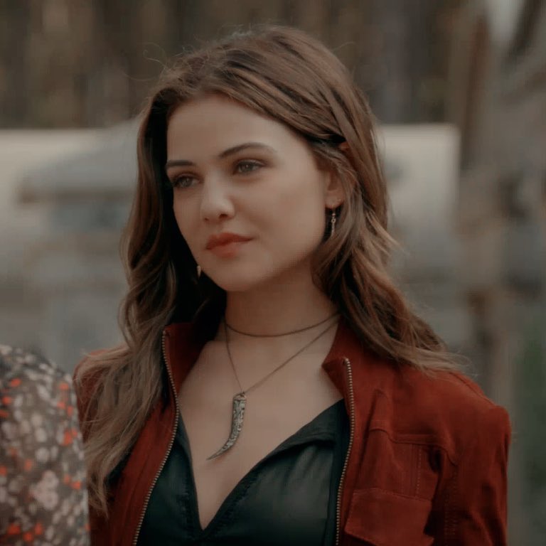 Давина майклсон. Давина клэр древние. Дневники вампира давина. Давина клэр дневники вампира. Даниэль кэмпбелл давина клэр.