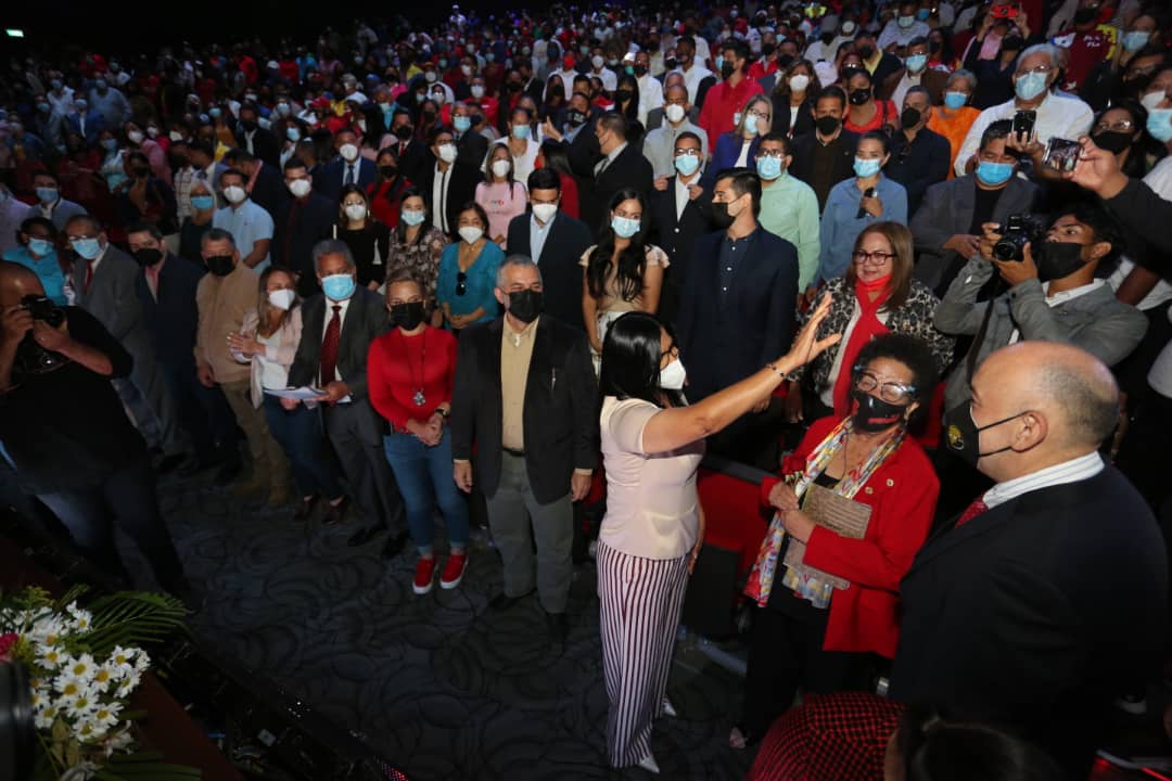 Soykarinacarpio's tweet photo. Desde el Teatro de la Ópera de Maracay inicia la presentación del Plan de Gobierno para el periodo 2021 - 2025 orientado en el desarrollo de mi amada Aragua. https://t.co/mkP1JaMaJ0
