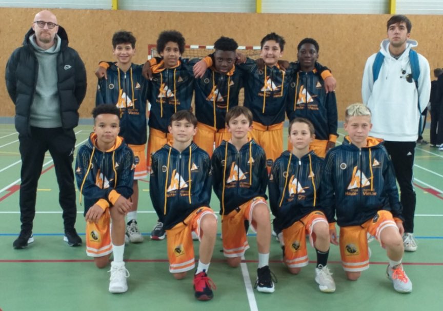 CD87_BBall's tweet photo. Resultat du tournoi inter-comites U13 des 2009 à la souterraine.

CD 87 -  CD 23 : 68 - 15.
CD 87 - CD 19 : 64 - 19.

Les garçons sont qualifiés pour le tournoi des étoiles à Tours en février 2022.
Félicitations à eux.

Tournoi des filles demain Samedi. https://t.co/HiVoUyShoB