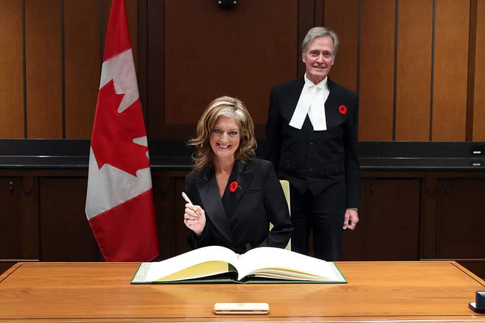 lisahepfner's tweet photo. Honoured to be sworn in as your MP for Hamilton Mountain. Grateful that my family made the trip to share this special day with me! Thankful to #HamMtn residents for putting your trust in me. Since day one, my team and I have been hard at work, and now it’s official! https://t.co/qEBzHkdccn