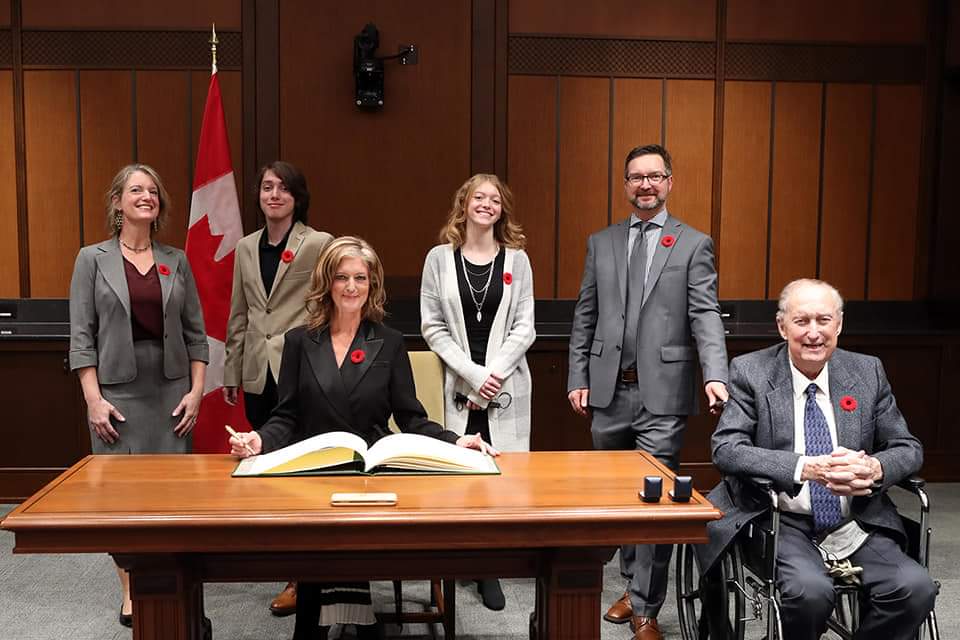 lisahepfner's tweet photo. Honoured to be sworn in as your MP for Hamilton Mountain. Grateful that my family made the trip to share this special day with me! Thankful to #HamMtn residents for putting your trust in me. Since day one, my team and I have been hard at work, and now it’s official! https://t.co/qEBzHkdccn