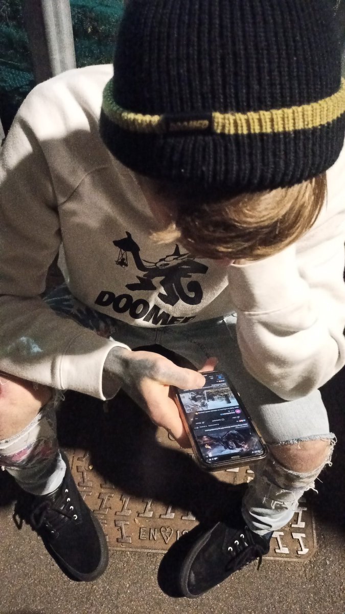 And now we wait, haven't seen <a href="/CharlieSimpson/">Charlie Simpson</a> in too fucking long, this is gonna be amazing