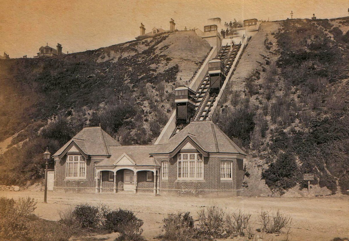 funimag's tweet photo. 1) Folkestone 1885 - Opening Leas Lift with two water powered horizontal cars. Stopped for security reasons in 2017   🇬🇧 🚞 
#funicular #Folkestone #LeasLift #Kent #England @LeasLift @folkelife @folkestonefolk @theliftcafe @ExploreKent @sandgatekent https://t.co/NayOFz5fac