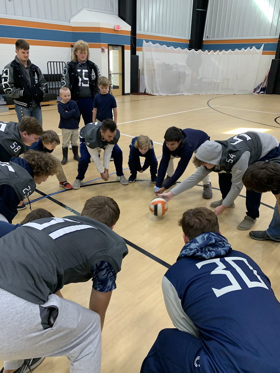 coach_Jessie's tweet photo. Big time fun at todayโs #ReadOptionFriday with our Mav buddies. We played Gaga ball, read a story together and ended with a fun game of freeze tag! #HookEm #LoveServeCare @darrenleach33 @nate_stecker @MaverickAD1 @BenDownsACMAVS @ACSchoolsTN https://t.co/5EFkheCAvP