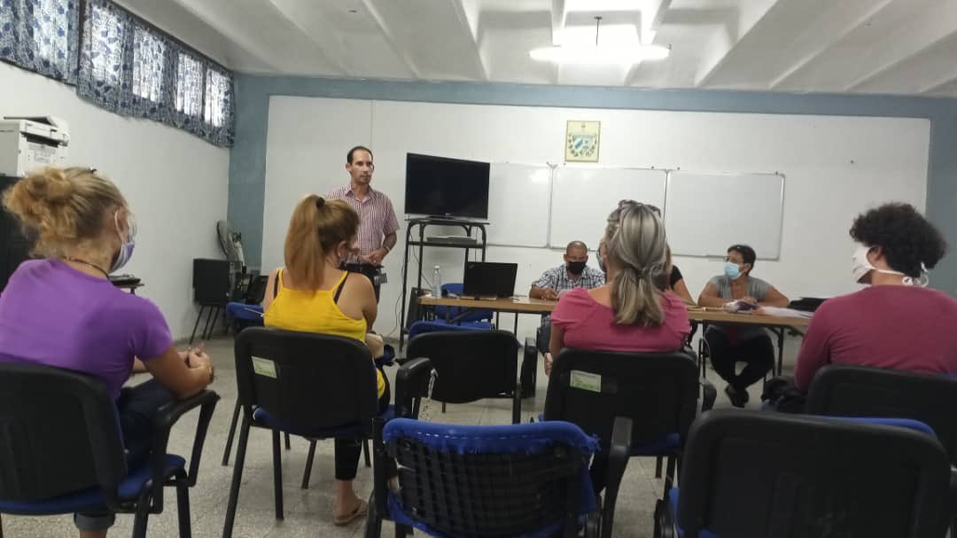 FaccinaDe's tweet photo. En el día de hoy la Facultad de Ciencias Naturales y Agropecuarias realizó la Asamblea de Ubicación Laboral. Nuestros estudiantes satisfechos con su Ubicación Laboral celebran en sus casas siguiendo las medidas epidemiológicas👍🏻
#FEUdeCuba #OrgulloFEU #EspacioParaCrecer https://t.co/xKd7Hc37Mo