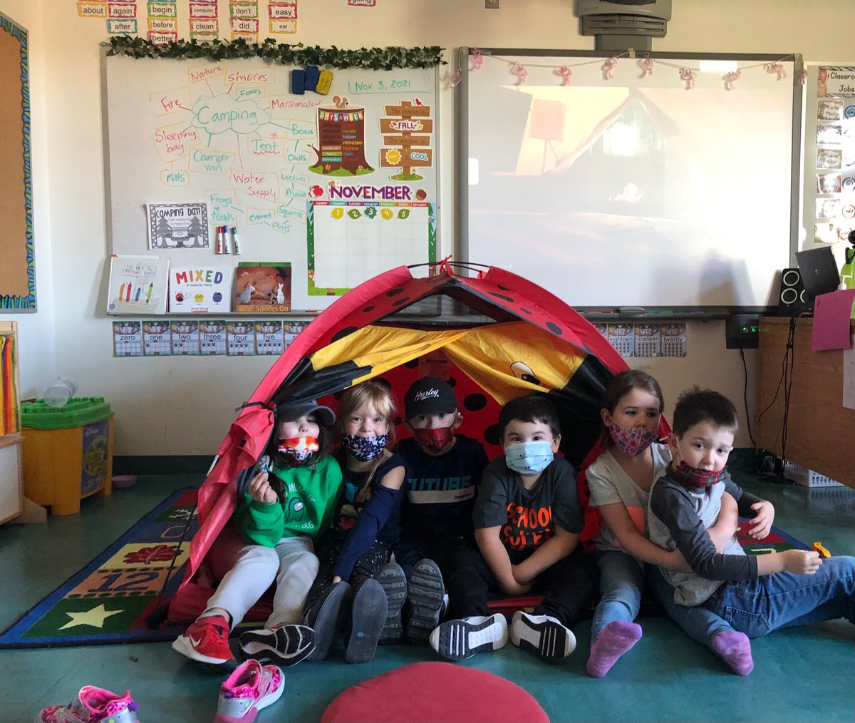 Mdpoole95's tweet photo. Pumpkin experiment with our class pumpkin earlier this week 🎃 &amp; some pictures from our camping themed day which we ended with a little treat! 🔥 @WillGillettAcad https://t.co/VGR0qmxmrr