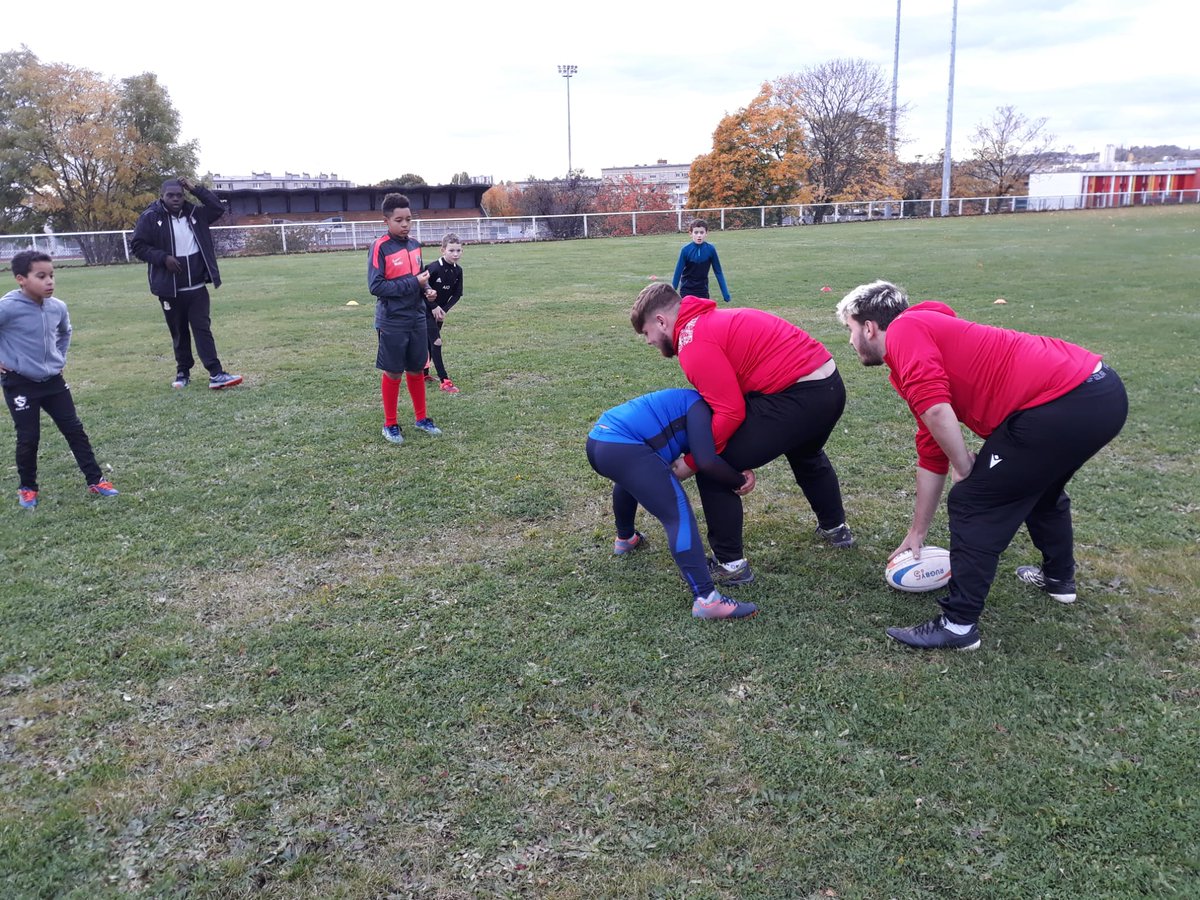 ESSRugby's tweet photo. Fin des vacances scolaires et fin de stage pour l'école de rugby !  Rendez-vous mercredi pour les horaires habituels. 💚❤ https://t.co/le6SCJnH2b