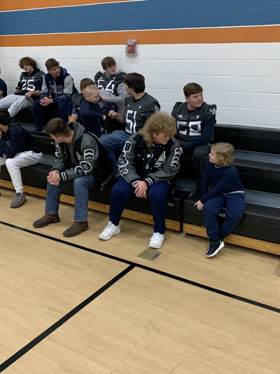coach_Jessie's tweet photo. More pics from todayโs big fun at #ReadOptionFriday! #HookEm #LoveServeCare #LEO ๐ค๐ป๐ค๐ป@darrenleach33 @nate_stecker @MaverickAD1 @BenDownsACMAVS @ACSchoolsTN https://t.co/kylaY8KBTi