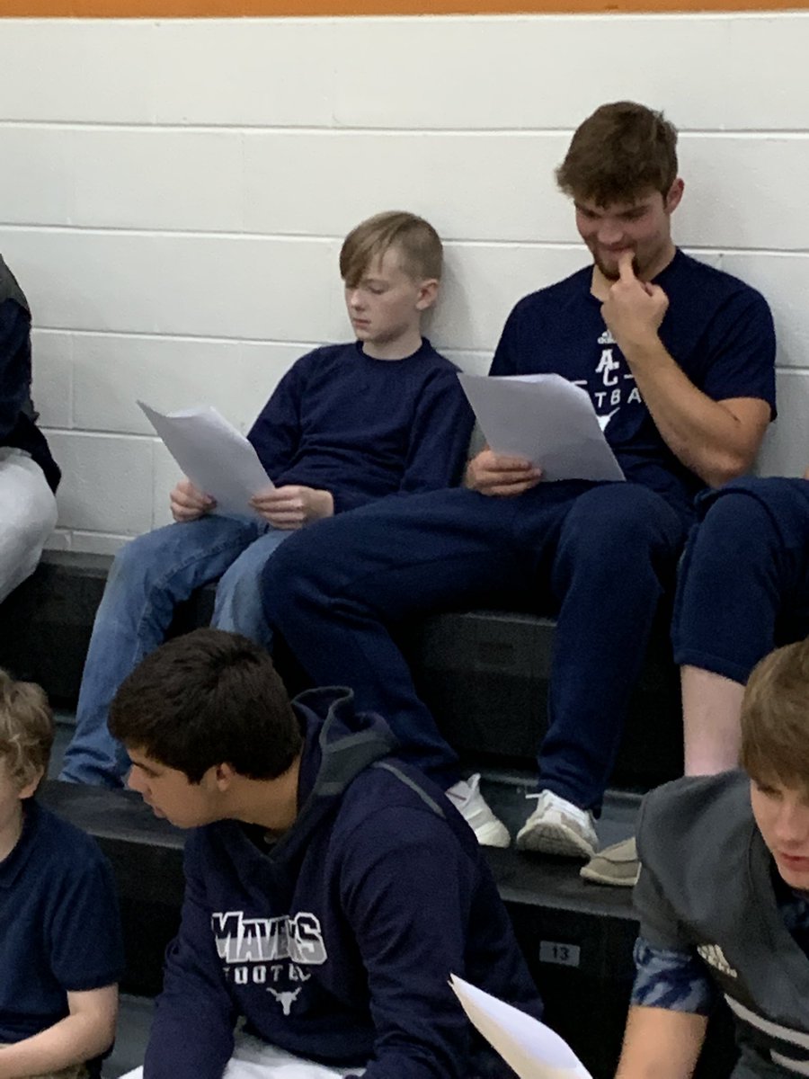coach_Jessie's tweet photo. More pics from todayโs big fun at #ReadOptionFriday! #HookEm #LoveServeCare #LEO ๐ค๐ป๐ค๐ป@darrenleach33 @nate_stecker @MaverickAD1 @BenDownsACMAVS @ACSchoolsTN https://t.co/kylaY8KBTi
