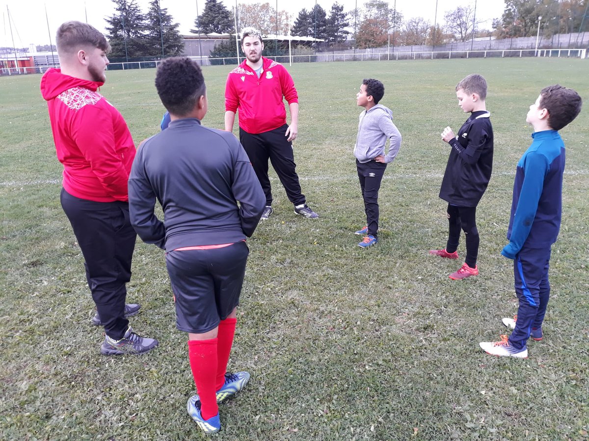ESSRugby's tweet photo. Fin des vacances scolaires et fin de stage pour l'école de rugby !  Rendez-vous mercredi pour les horaires habituels. 💚❤ https://t.co/le6SCJnH2b
