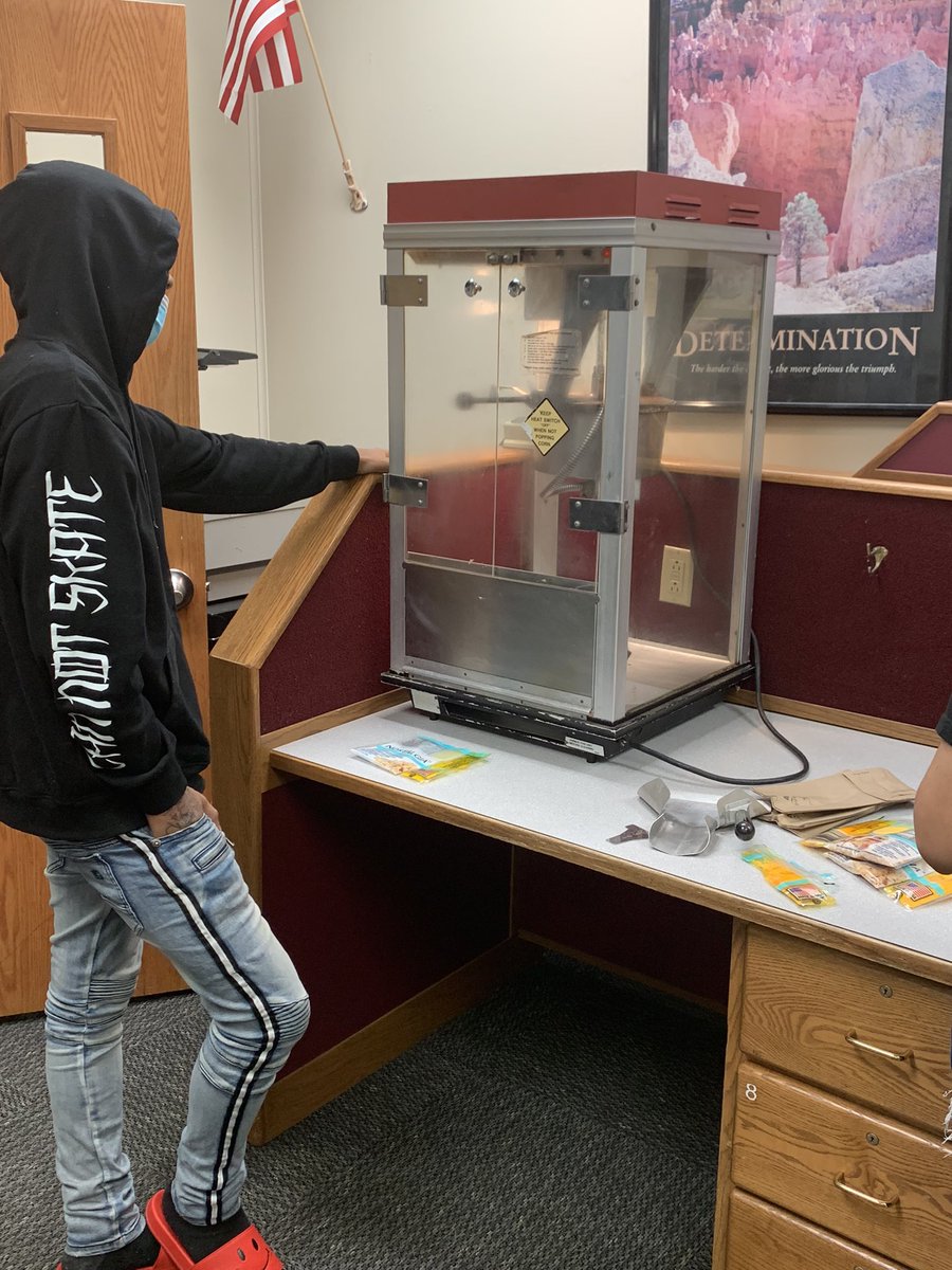 mshayduck's tweet photo. We learned how to use the popcorn machine today so everyone could have a yummy treat for Friday Buy 🍿☺️ #ourndsec https://t.co/L9JTYxjiaW