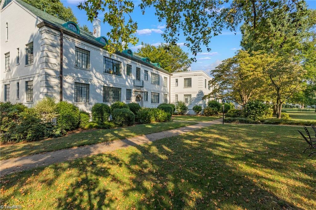 mmann1's tweet photo. New Listing! $125,000.00, 1BR, 1BA, 1700 Elm Street B-1, Greensboro, NC 27408, Full Details https://t.co/1Jy7jvopXf https://t.co/itd8DCspQW