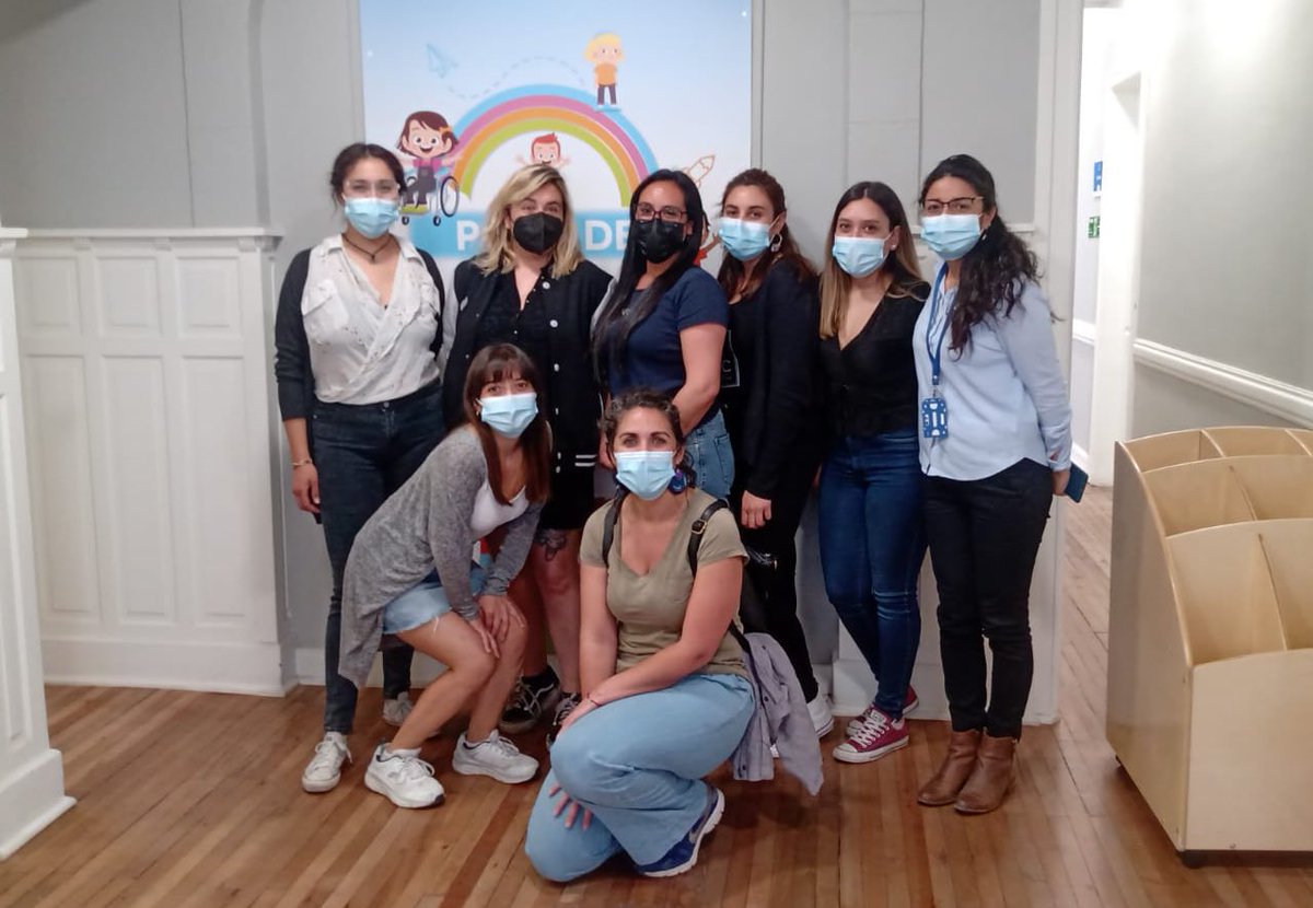 UN GRAN EQUIPO 
👉🏻 Nuestra coordinadora de Niñez @mariacekalovic estuvo junto al equipo de la Oficina Local de Niñez de la comuna de Santiago, para coordinar el trabajo en conjunto y fortalecer la red de niñez local 💪🏻