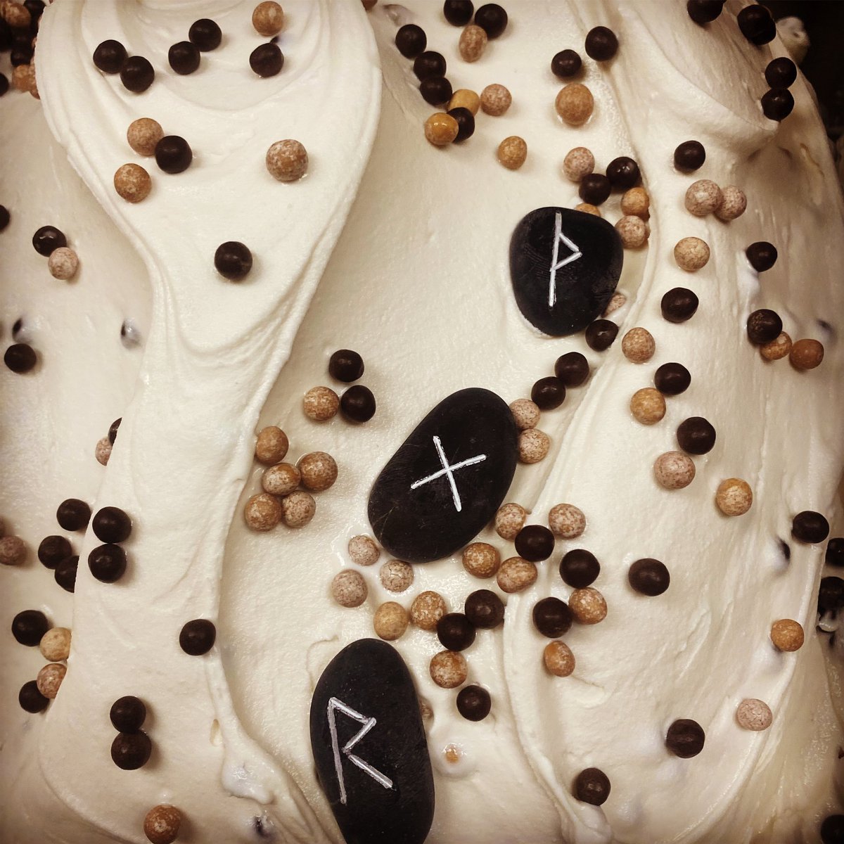 lindseynelsen's tweet photo. Bragi, husband of Iðunn, first maker of poetry, and the long-bearded god. he is renowned for wisdom, and most of all for fluency of speech and skill with words. A toasted almond gelato with salted caramel and chocolate crispy pearls #legendsofasgard #norse #bragi #godofpoetry https://t.co/bc618Gyenh