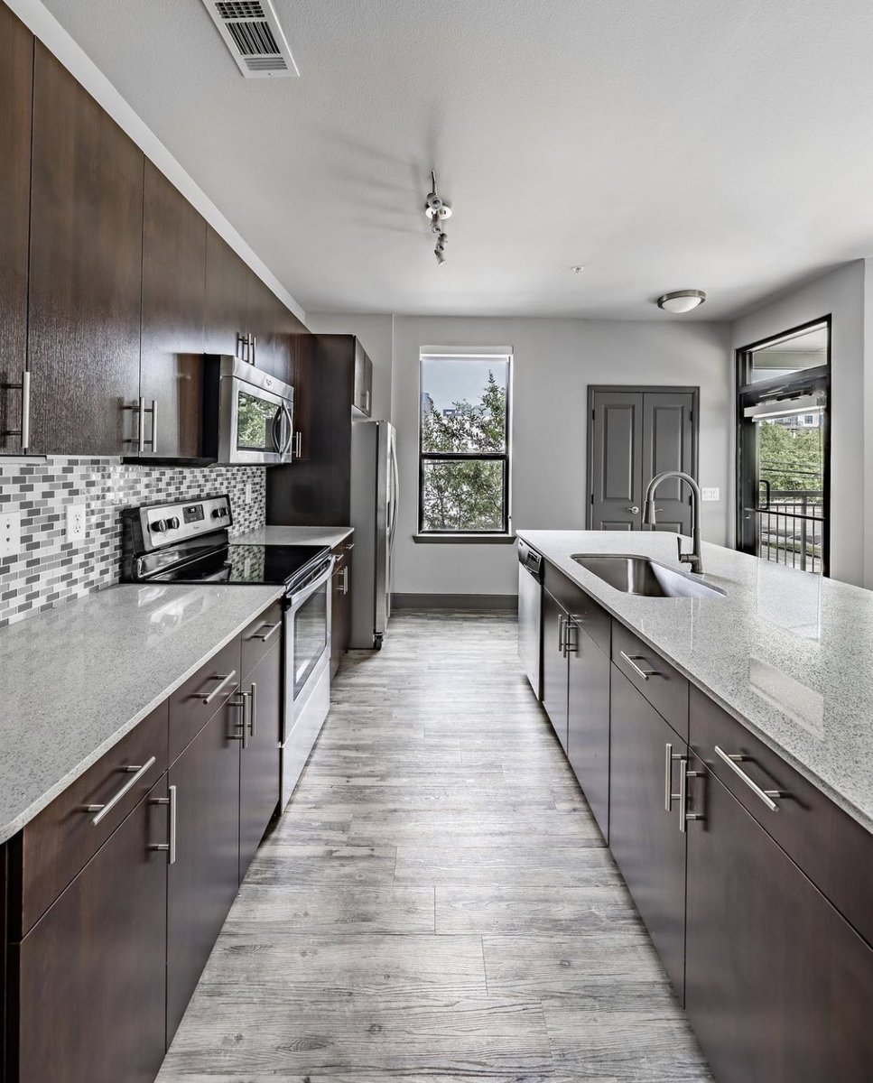 ❗️HOUSTON TWITTER❗️

Looking for your first/next apartment in the Houston area?

Let us, licensed real estate agents, find exactly what you’re looking for, 𝐅𝐑𝐄𝐄 of charge.

In fact, we’ll give you $100 just for using us.

DM to get started.