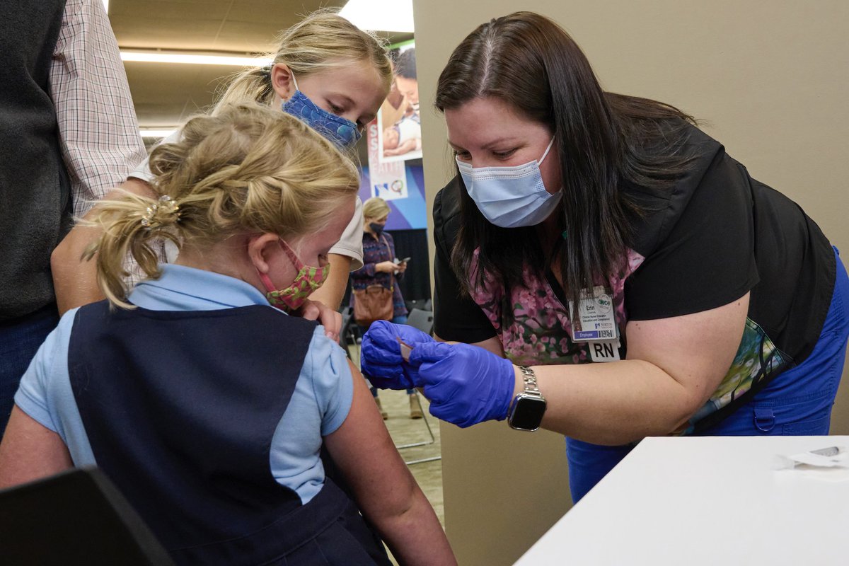 NortonChildrens's tweet image. Today we administered the first round of  COVID-19 vaccinations to Kentuckians ages 5 to 11. If your child is ready, schedule your child’s appointment today at NortonChildrens.com. #AShotOfHope