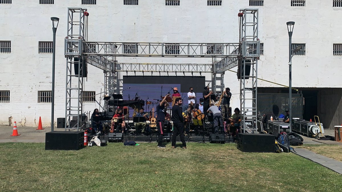 FlixCrdenas1's tweet photo. Preparando concierto en Parque Cultural de Valparaíso con Orquesta Andina, véngase para acá !!, a las 17 horas. Entrada libre. https://t.co/jLaQO8QUhO