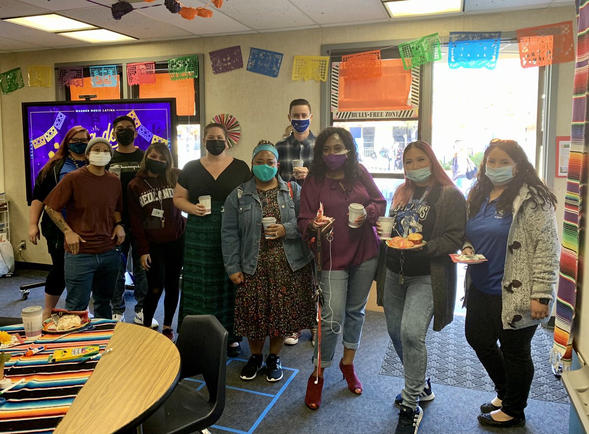 RADedCoach's tweet photo. This morning our @SMMSMV Ts got to experience our #ofrenda, pan dulce, and Mexican hot chocolate! @MorenoValleyUSD @RCOE @RADEdNetwork #culture #love #educators #family #fridaymorning #Celebration https://t.co/8TabIjZe9O