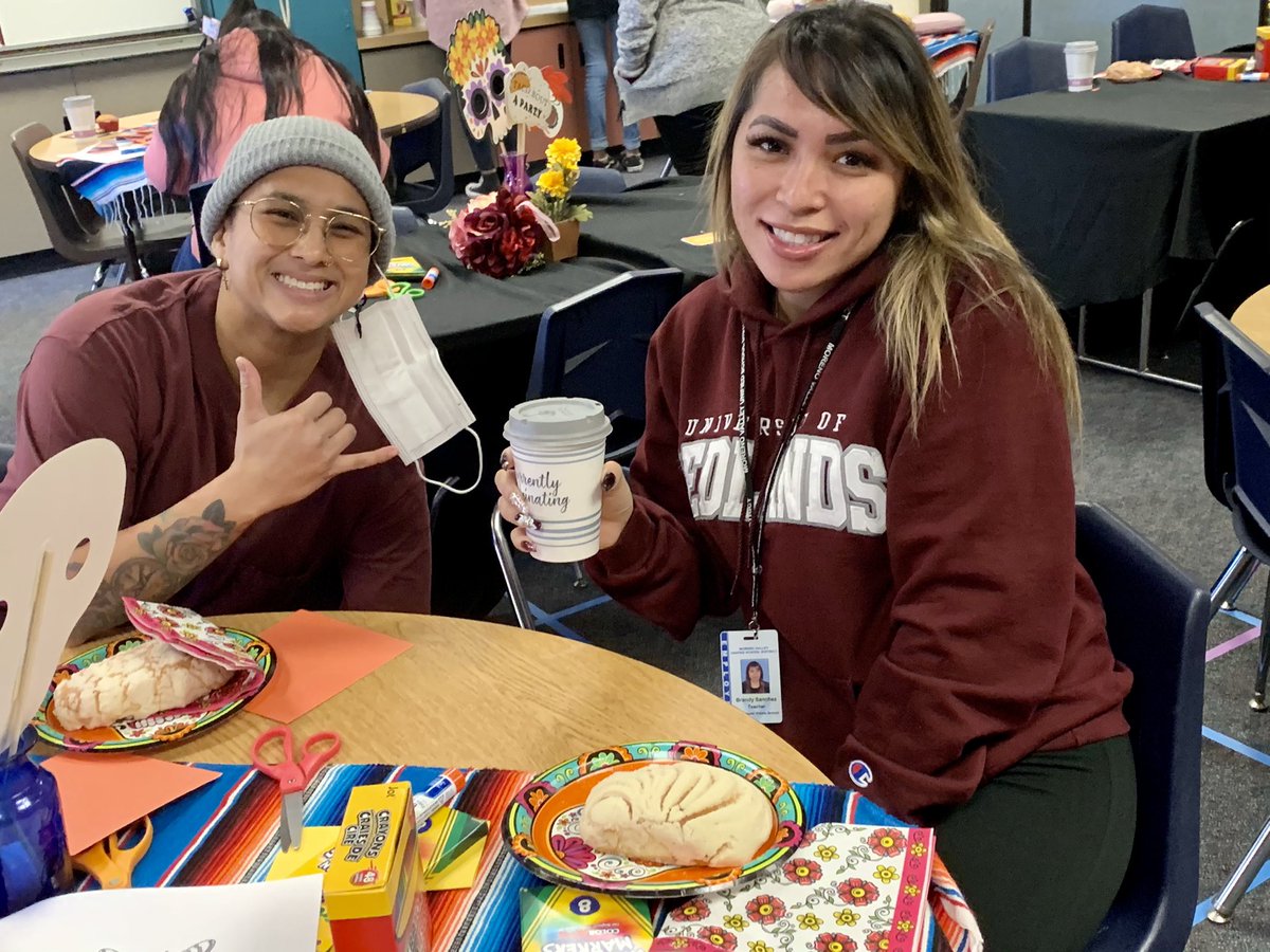 RADedCoach's tweet photo. This morning our @SMMSMV Ts got to experience our #ofrenda, pan dulce, and Mexican hot chocolate! @MorenoValleyUSD @RCOE @RADEdNetwork #culture #love #educators #family #fridaymorning #Celebration https://t.co/8TabIjZe9O