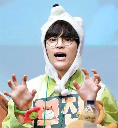 litttlesprout's tweet photo. Тред который показывает какой Уджин хаотик 🐻 https://t.co/HaZ5cGa3HA